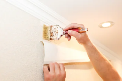 Pose de papier peint à Goulven — revêtements muraux et toiles de verre